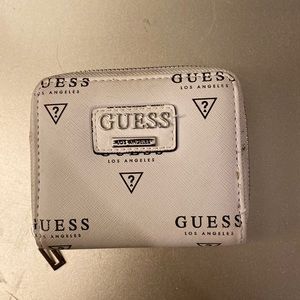 guess wallet